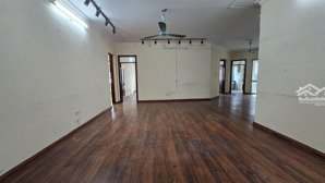 bán căn hộ chung cư lô góc 17t1, vị trí vàng trung tâm quận cầu giấy