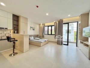 chính chủ cần cho thuê căn studio ban công rộng 40m2 full nội thất vị trí đẹp thuận tiện di chuyển