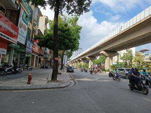 mặt phố lý thường kiệt.hà đông.dt52m/5t. dân xây.kinh doanh.phân lô.vỉ hè .ô tô tránh đỗ vào nhà.đư