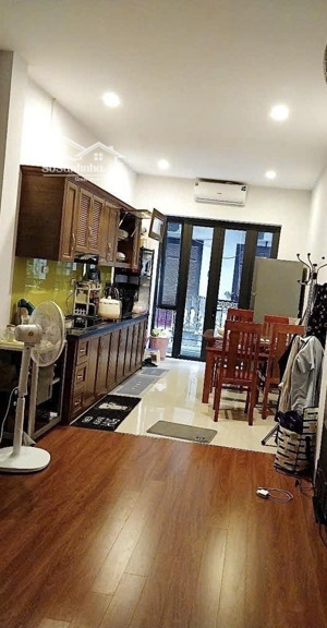 hoa hậu ba đình - ô tô đỗ cửa - gần phố -2 mặt thoáng - dân xây - full nội thất cao cấp