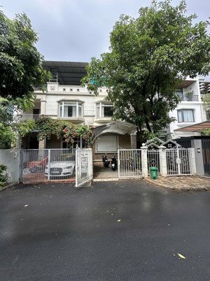 bán biệt thự vườn - tân phong - quận 7