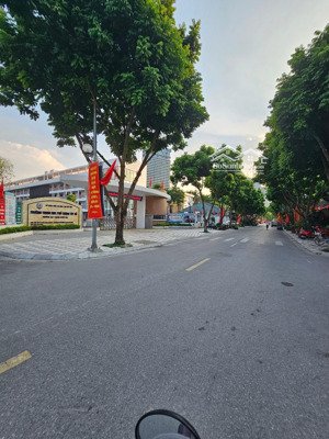 đất phú thượng tây hồ gần uỷ ban phường ô tô đỗ cửa vị trí trung tâm 59m2 mt 4,2m giá 12,8 tỷ