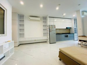 chính chủ bán ch 65m toà c hồ gươm plaza, hà đông - full nội thất. nhỉnh 3.8 tỷ