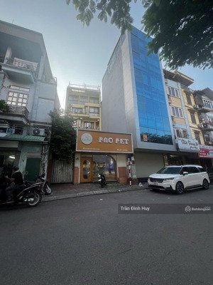 bán nhà mặt phố nguyễn đình hoàn, cầu giấy. 196m2, mặt tiền 7.6m. giá chưa tới 500tr/m2.