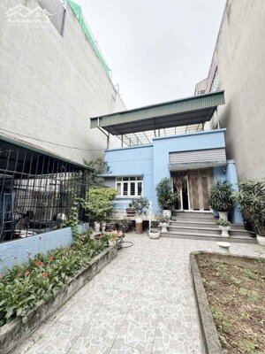 Bán nhà Lạc Long Quân, Tây Hồ, gần ôtô, dân trí, 209mx4t, 41 tỷ, 0985696268