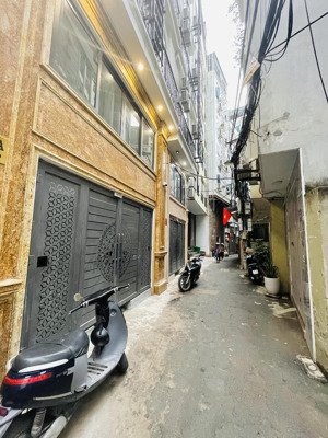 toà chdv vip, 27 phòng, lê quang đạo, từ liêm, dòng tiền 1.35 tỷ/n, ô tô đỗ cửa, 81m2, 22.5 tỷ.