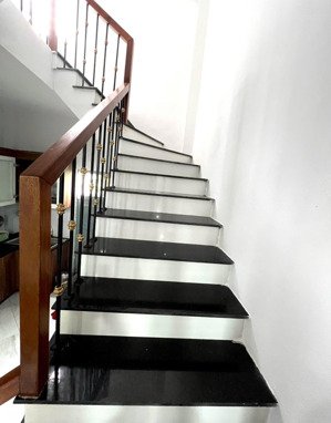 gia chủ cần vốn để lại cho anh chị căn nhà 4,5 tầng tại vân canh với mức giá bán của người sắp quen