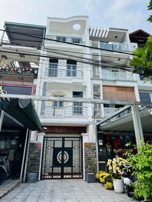 bán nhà mặt tiền kinh doanh đường phú thuận, quận 7 vị trí đắc địa, thiết kế hiện đại, giá 17 tỷ