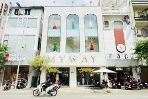 cho thuê nhà mặt tiền đường võ văn tần, quận 3. dt: 10x18m. trệt 2 lầu