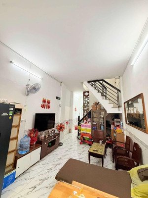 bánq đất tặng nhà cạnh mặt tiền khu bàu cát, ôtô tránh thông khắp nẻo, gần 90m2, 2 tầng 3pn