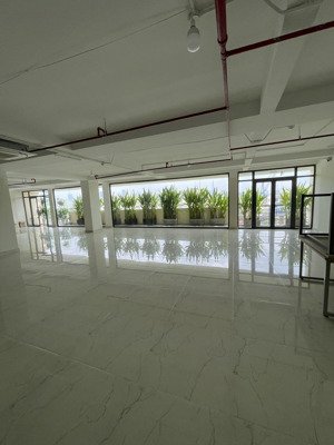 sàn vp 350m trống suốt gần q4-kcx tân thuận mặt tiền huỳnh tấn phát, thang máy, bảo vệ, hầm xe