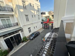 hiếm! bán nhanh căn nhà 3 tầng xây tâm huyết, đường xe tải thoai mái, khu cao ráo, đẹp