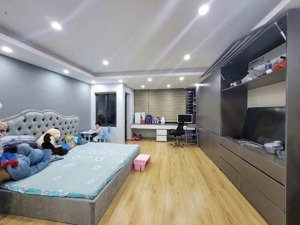 hiếm! định công hoàng mai 35m² x 5t chỉ 7.x tỷ lô góc 2 mặt thoáng oto đỗ cửa ở ngay