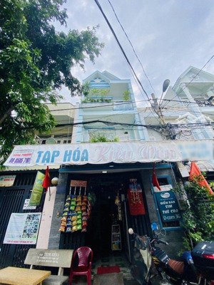 "hot" 3 tầng, 100m ra chợ, gần phạm văn đồng