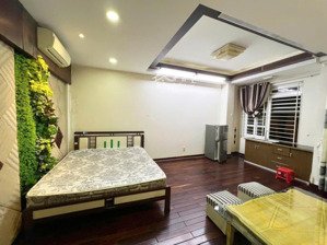 cho thuê phòng ban công, sàn gỗ khu trung sơn. gần đh tôn đức thắng q7 full nội thất. 7,5 tr/tháng.