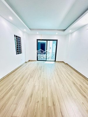 chỉ hơn 7 tỷ có nhà đẹp - trần khát chân - mới koong - gần phố - cách ô tô 15m - tiện ích đầy đủ