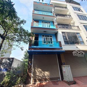 khu dịch vụ gốc găng man bồi - ba la - hà đông