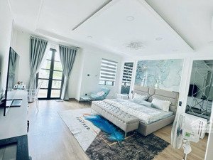 cần bán gấp nhà phố có hầm,thang máy cityland park hills giá rẻ nhất. lh nguyên thảo 0985 32 34