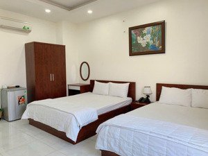 bán khách sạn 150m2 ,5 tầng,dòng tiền 100tr/1 tháng giá 17 tỷ