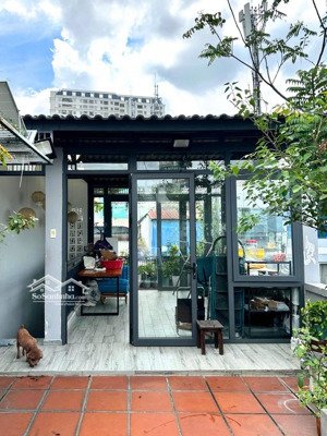 1 không 2 - khu vip bến vân đồn q4 - ngang bề thế - diện tích khủng - hẻm xe hơi - 80m2 - hơn 11 tỷ