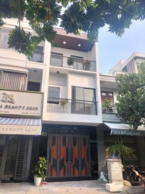 bán nhà mặt tiền đường 13m vcn phước hải nha trang giá chỉ 6.5 tỷ