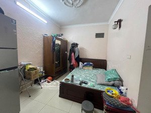 nguyễn lương bằng đống đa
nhà vị trí đẹp, đi bộ 10 bước ra chỗ đỗ ô tô.