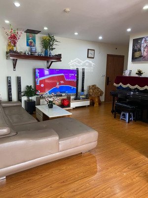 chung cư 89 phùng hưng 73m² 2pn, 2wc chỉ 3.5 tỷ - ban công phòng khách siêu thoáng
