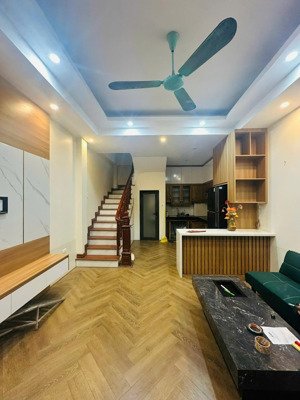 cho thuê nhà riêng 31m2 full đồ nhà mới đẹp giá 8,5 triệu, giang biên, long biên, hà nội