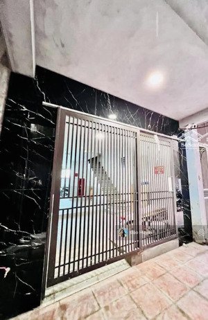 bán gấp ccmn ngay mặt phố chiến thắng văn quán phùng khoang hà đông 7 tầng, 15 phòng giá hơn 11tỷ