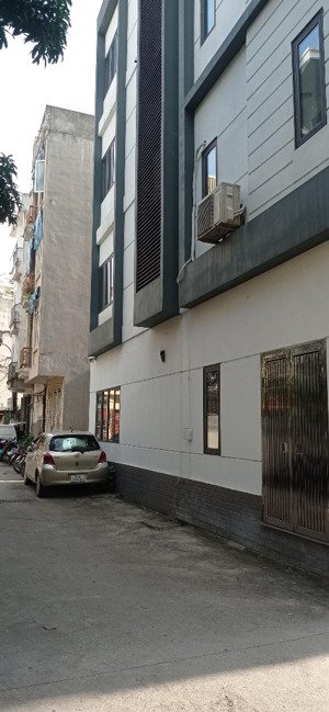 mình là chủ nhà, hôm nay mình bán chính căn nhà của mình ở phố vĩnh hưng khu đấu giá