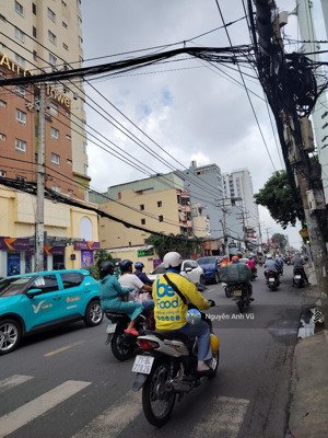 chính chủ 1 đời bán gấp, mặt tiền âu cơ trung tâm tân phú, dòng tiền 20 triệu/ tháng ( tầng trệt)