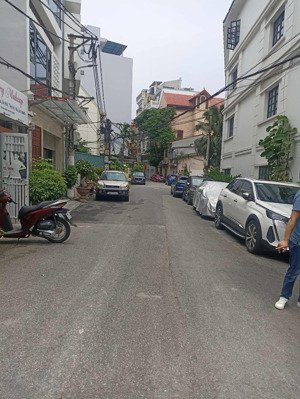 nhà phố nguyễn văn cừ, ngõ 162, đường ô tô, 165m2 thông thoáng, mặt tiền 6m 24 tỷ