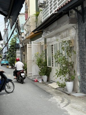 mặt tiền nội bộ 8m lạc long quân, 55m2, 3pn, nguồn thu 18tr