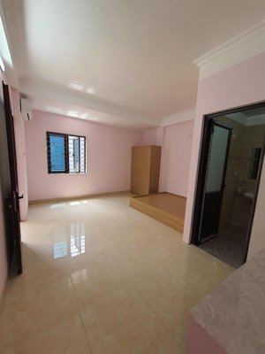 phòng khép kín 30m2 full đồ - có ban công - ngay cổ nhuế