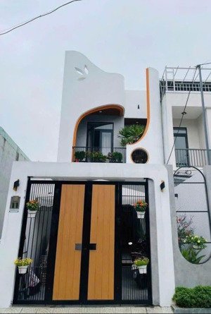 nhà shr full nội thất 2tỷ750 sát bên kdl đại nam