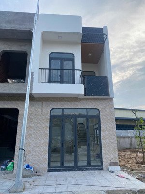 nhà 1 trệt 1 lầu để ở - đầu tư sinh lợi nhuận mau (khu vực sầm uất)