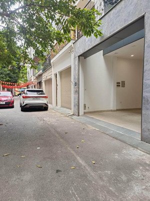 bán nhà khu ngoại giao đoàn, ô tô 16 chỗ ra vào, dt 131m2, mt 6m, gần hồ tây