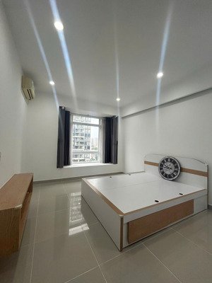 cho thuê căn hộ 146m2-3pn-2wc, giá: 31tr/ tháng, có nội thất, ở liền. lh 