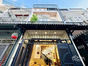 chú năm cần bán nhà đường hoàng hoa thám, p.13, tân bình. dt 55m2 (5x11m) nhà 2 lầu, có sổ