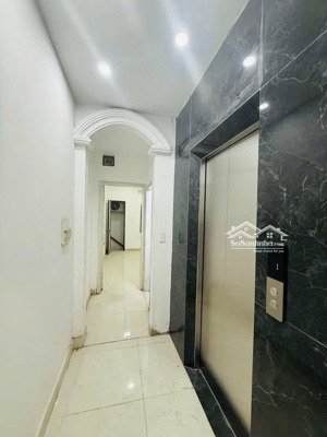 chủ thở oxy cần bán gấp - nhà 4 tầng thang máy, kết nối nhanh vành đai 1, ngõ thông oto qua nhà!!