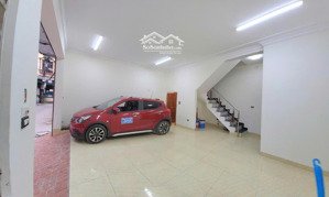 nhà siêu hiếm, lô góc ô tô vào, thang máy 9 tỷ tại lệ mật, việt hưng. 30m ra phố ô tô tránh