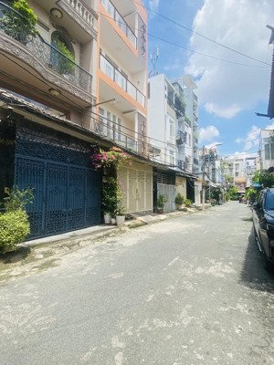 vip p5, quận 8, gần tạ quang bửu, 4 tầng, đường nhựa 8m, 4x11m, chỉ 6,6 tỷ