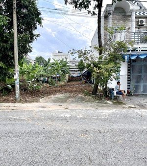 100m2 đất mặt tiền ngay trung tâm chợ tp tân uyên gần kcn giá 720tr