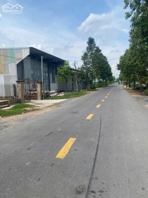 1600m2 ( có 250m2 thổ) mặt tiền ấp 10, xã Lương Hòa,Bến Lức giá 15 tỷ