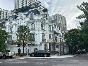 biệt thự vườn đào tây hồ: dt300m2 mt13m giá 129 tỷ. vị trí vàng, khu biệt thự vip, an sinh đỉnh.