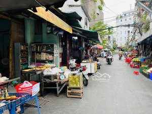 bán nhà ngay chợ hoàng hoa thám phường 13 quận tân bình.