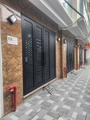 chỉ 11.5 tỷ, toà ccmn 12 phòng, cầu giấy, 43m2, 6 tầng, tm, dòng tiền 650tr/n.