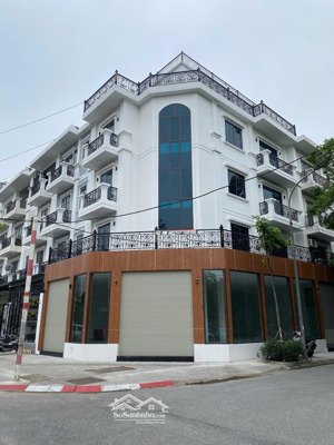 cho thuê nhà liền kề kđt pháp vân. dt 100m2, 4,5 tầng, lô gốc, full đh, nl, thang máy, giá 50tr