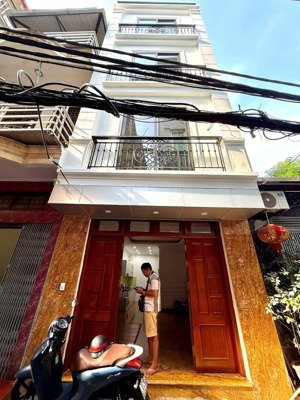 phố trương định, diện tích 40m2, ô tô qua nhà, 5 tầng thang máy, mặt tiền 4,2m, giá bán 11,8 tỷ