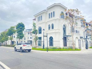 bán gấp biệt thự lô góc view công viên, 220m2, chỉ 23.5 tỷ, 3 mặt thoáng, đường rộng, cực hiếm